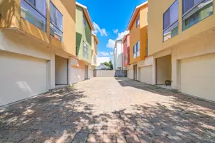 4410 Spencer St, Houston, TX 77007 - Photo 2