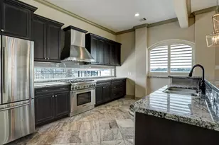 2466 Beacon Cir, League City, TX 77573 - Photo 10