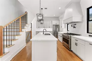 517 E 4th St, Houston, TX 77007 - Photo 2