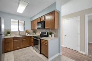 301-Building D Lakeview Terrace, Conroe, TX 77356 - Photo 2