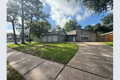 13303 Sheer Water Drive, Houston, TX 77082 - Photo 2