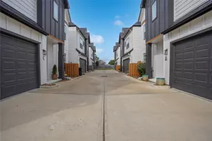 303 Blueberry St, Houston, TX 77018 - Photo 32