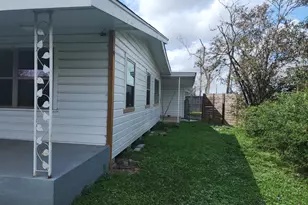 9021 Lomax St, Houston, TX 77093 - Photo 2