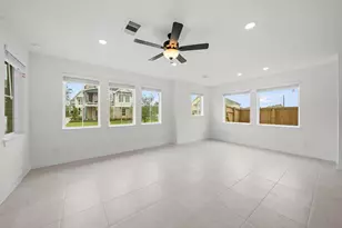 7607 Swooping Swallow Ln, Katy, TX 77493 - Photo 4