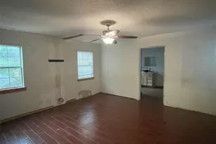 4402 Dallas St, Beaumont, TX 77703 - Photo 10