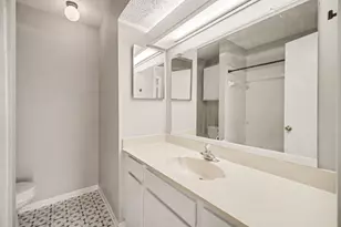 2121 Hepburn St, Houston, TX 77054 - Photo 8