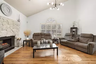 104 N Hickory Ln, Columbus, TX 78934 - Photo 6