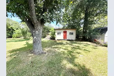 1504 E Fayle Street, Baytown, TX 77520 - Photo 14