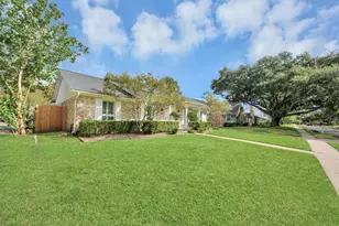 12026 Sugar Springs Dr, Houston, TX 77077 - Photo 6