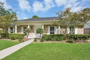 12026 Sugar Springs Dr, Houston, TX 77077 - Photo 4
