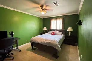 9022 Indian River Dr, Houston, TX 77088 - Photo 18