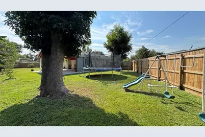 9022 Indian River Drive, Houston, TX 77088 - Photo 18