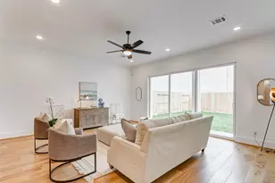 7818 Janak Dr, Houston, TX 77055 - Photo 12