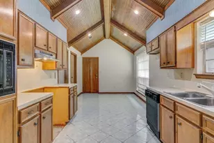 1119 Meadowvale, Beaumont, TX 77706 - Photo 4