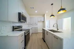 2202 31st St, Galveston, TX 77550 - Photo 14