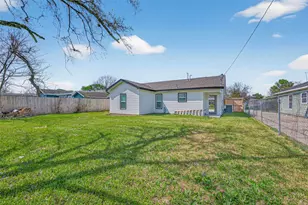 2202 Alabama St, Baytown, TX 77520 - Photo 32