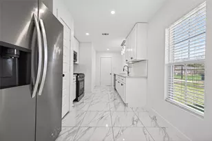 2202 Alabama St, Baytown, TX 77520 - Photo 12