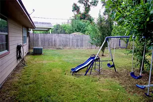 10126 Fleming Dr, Houston, TX 77013 - Photo 10