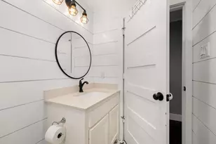 415 N Baron St, Bellville, TX 77418 - Photo 14