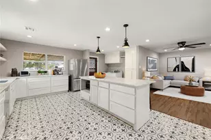 415 N Baron St, Bellville, TX 77418 - Photo 8