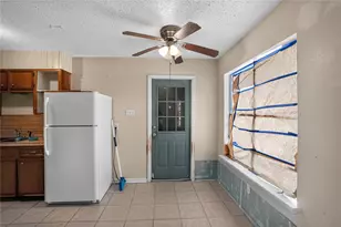 624 N McCampbell St, Aransas Pass, TX 78336 - Photo 16