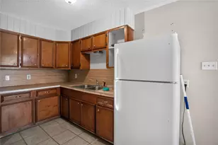 624 N McCampbell St, Aransas Pass, TX 78336 - Photo 12