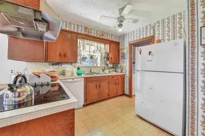 103 Echo Avenue, Friendswood, TX 77546 - Photo 8