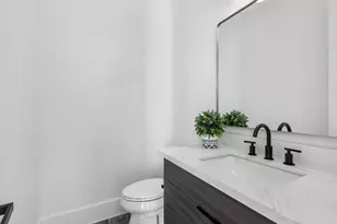 811 Woodstock St, Bellaire, TX 77401 - Photo 22