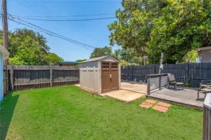 2912 Ave N 1/2, Galveston, TX 77550 - Photo 32