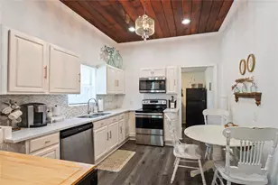 2912 Ave N 1/2, Galveston, TX 77550 - Photo 10