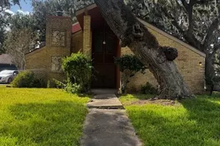 2236 River Oaks Dr, West Columbia, TX 77486 - Photo 1