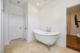 427 W 27th St, Houston, TX 77008 - Photo 18