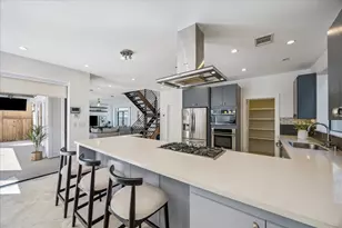 427 W 27th St, Houston, TX 77008 - Photo 6