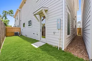 5812 Highland Sky Ln, Houston, TX 77091 - Photo 32