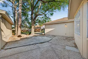 6038 Greenmont Dr, Houston, TX 77092 - Photo 32