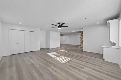 6038 Greenmont Drive, Houston, TX 77092 - Photo 14