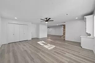 6038 Greenmont Dr, Houston, TX 77092 - Photo 14
