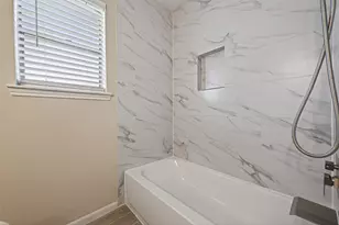 6038 Greenmont Dr, Houston, TX 77092 - Photo 28