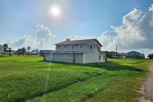 522 Surf Dr, Surfside Beach, TX 77541 - Photo 2