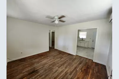 112 1st Avenue N, Texas City, TX 77590 - Photo 2