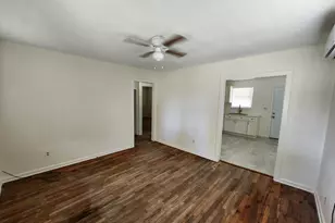 112 1st Ave N, Texas City, TX 77590 - Photo 2