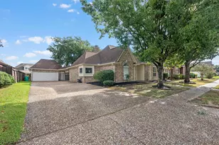 4420 Alamance St, Baytown, TX 77521 - Photo 2