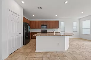 611 Ash Mill Dr, Houston, TX 77090 - Photo 16