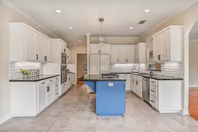 18 Falling Leaf Court, Friendswood, TX 77546 - Photo 14