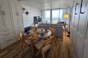 415 E Beach Dr, Galveston, TX 77550 - Photo 12