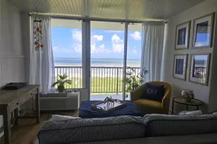 415 E Beach Dr, Galveston, TX 77550 - Photo 2