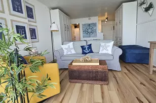 415 E Beach Dr, Galveston, TX 77550 - Photo 26