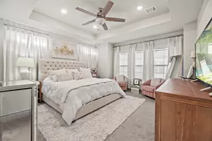 10909 Upland Retreat Dr, Houston, TX 77043 - Photo 14