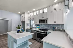 1703 Biovu Dr, Galveston, TX 77551 - Photo 18