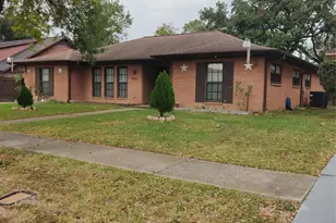 8111 Meadville St, Houston, TX 77061 - Photo 2